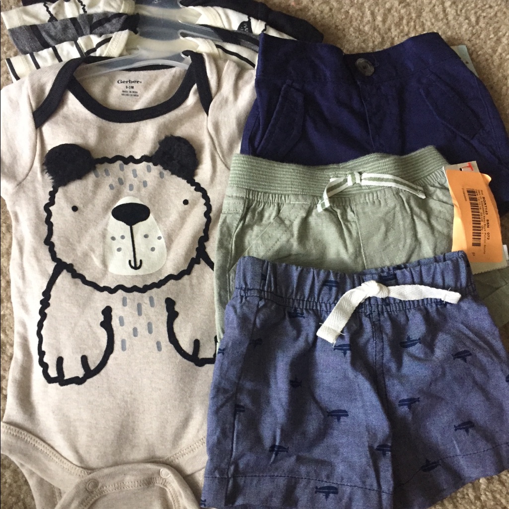 Brand New 5 Packs Of Gerber Onesies And 3 Shorts